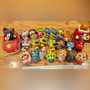 Disney Doorables Colorful Kids Toy Figurine Set